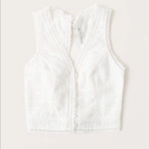 A&F WHITE Open-Back Sleeveless Blouse

WHITE, L